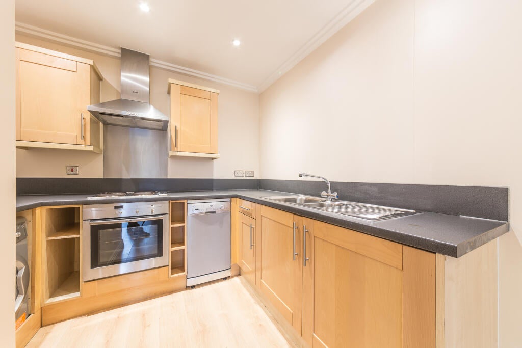 Flat Trentham Court in Inverness