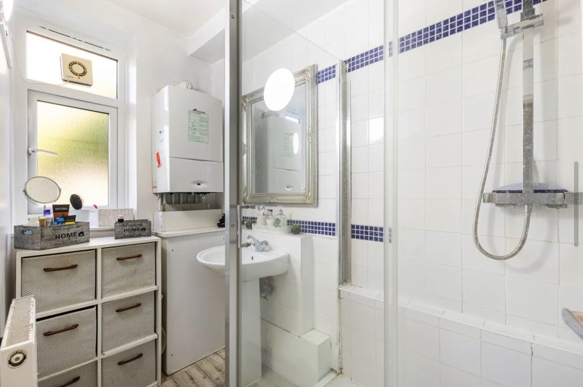 Flat Abbey Close in Greater London