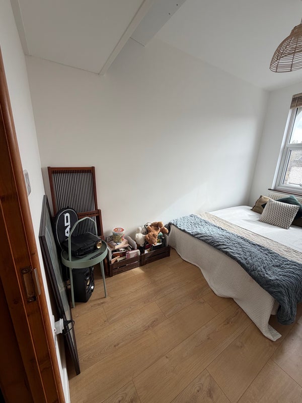 Room Essex Road in Greater London