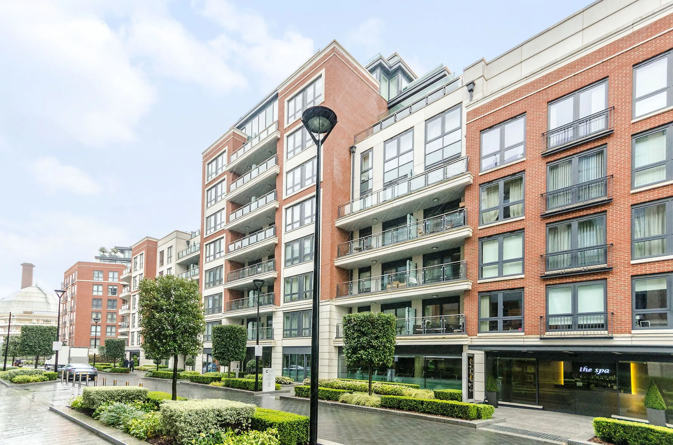 Flat Park Street in Greater London