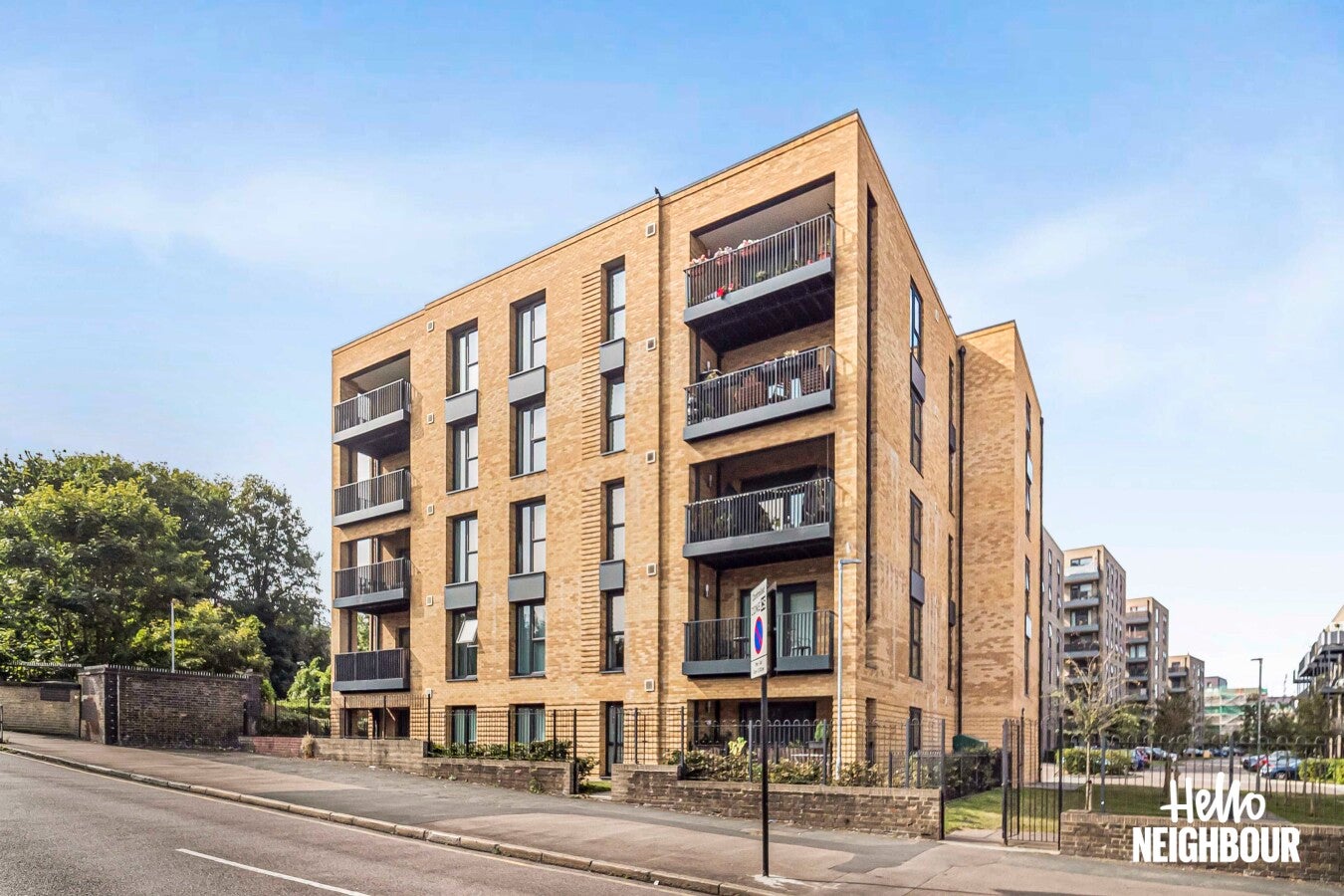 Flat Bowen Drive in Greater London