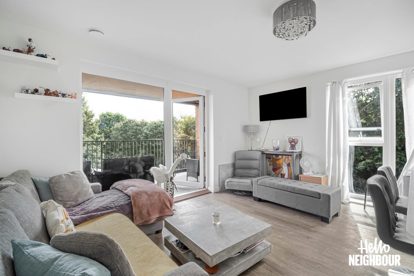 Flat Bowen Drive in Greater London