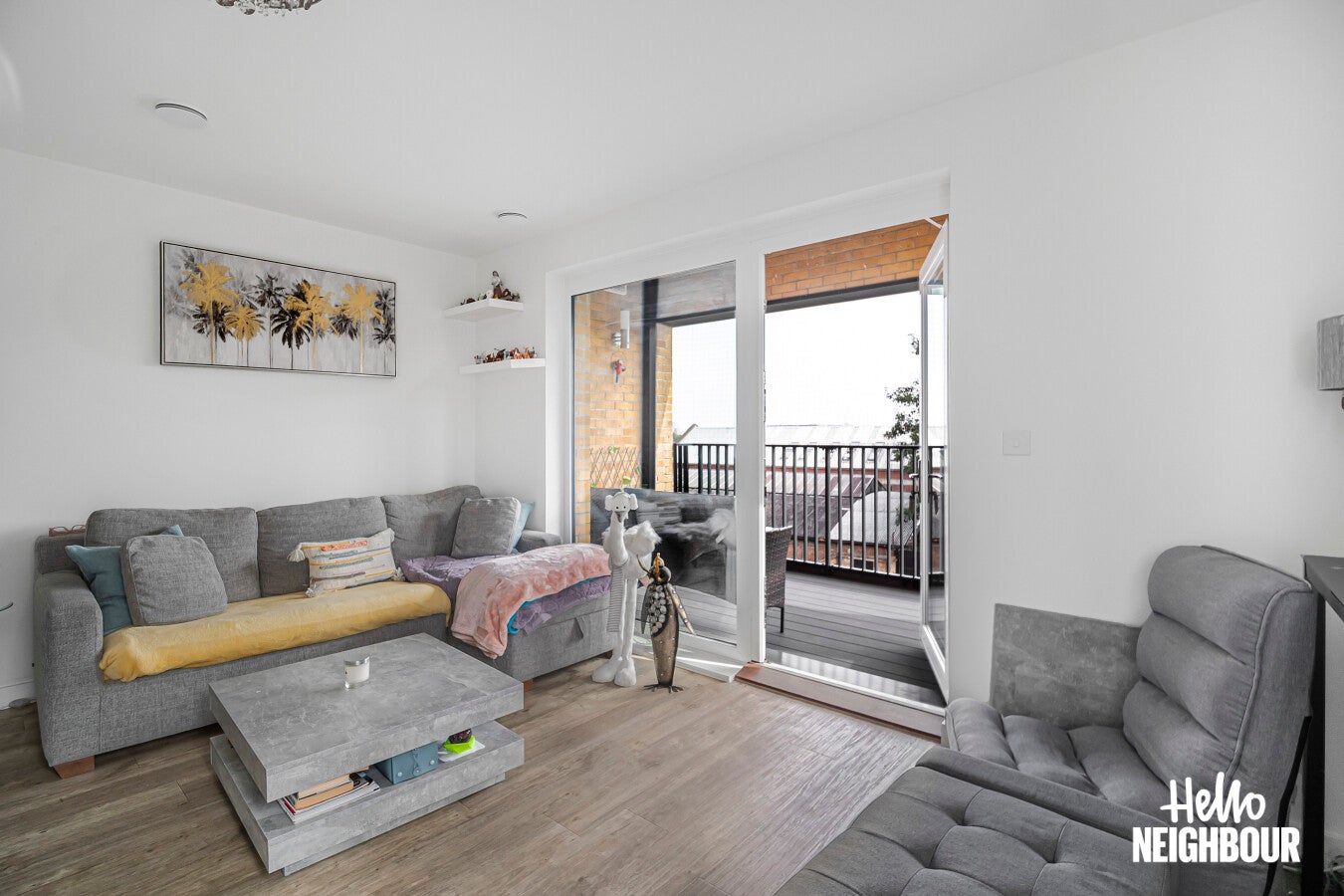 Flat Bowen Drive in Greater London