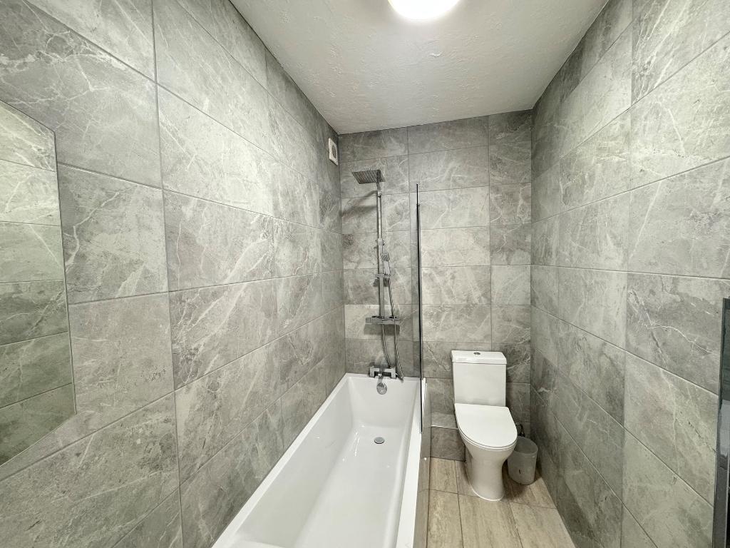 Flat Glengall Road in Greater London