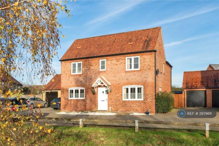 House Goodwood Close in Cherwell District