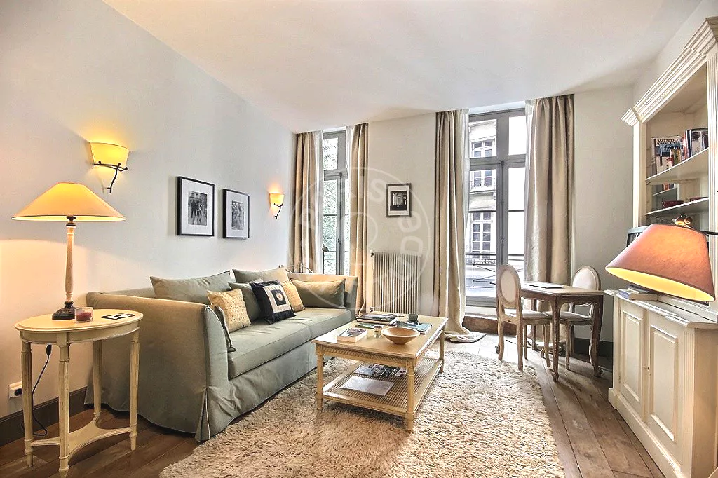 Flat Rue de Cléry in Paris