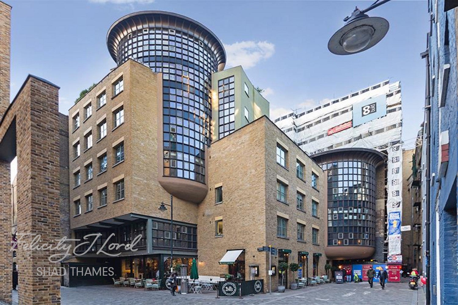 Flat Clink Street in Greater London