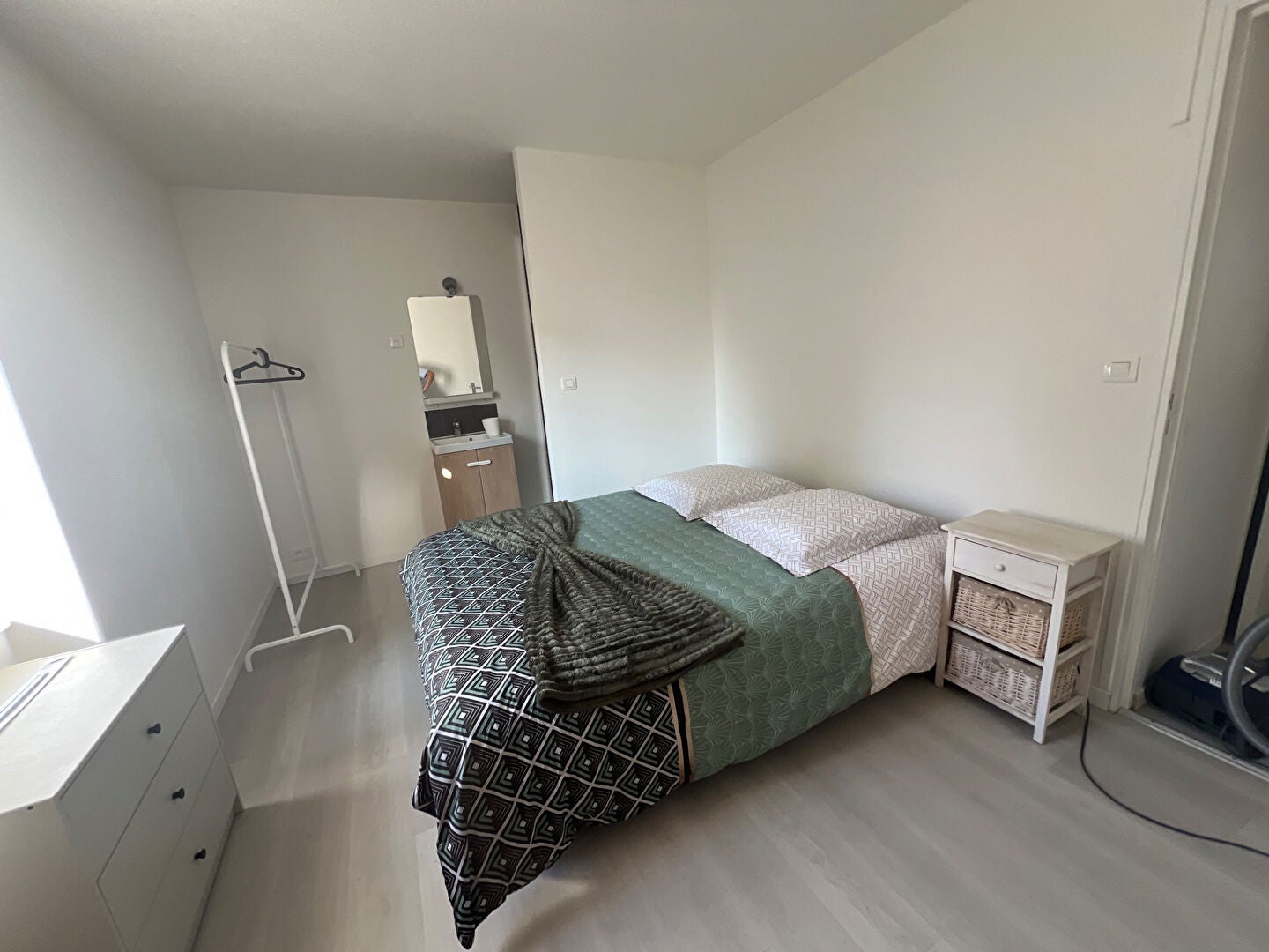 Room Rue des Filles in Coulanges-lès-Nevers