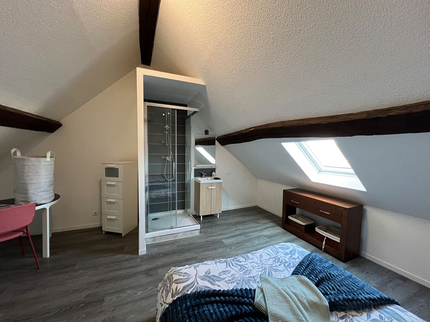 Chambre Rue des Filles à Coulanges-lès-Nevers