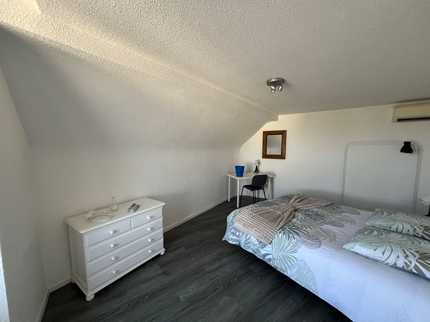 Room Rue des Filles in Coulanges-lès-Nevers