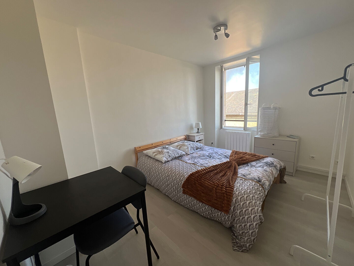 Room Rue des Filles in Coulanges-lès-Nevers