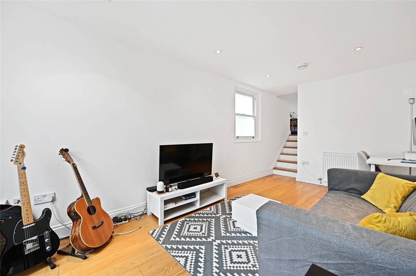Flat Percy Road in Greater London