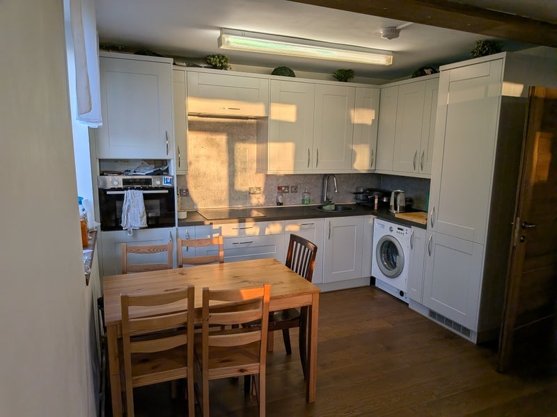 Flat Rowstock Gardens in Greater London