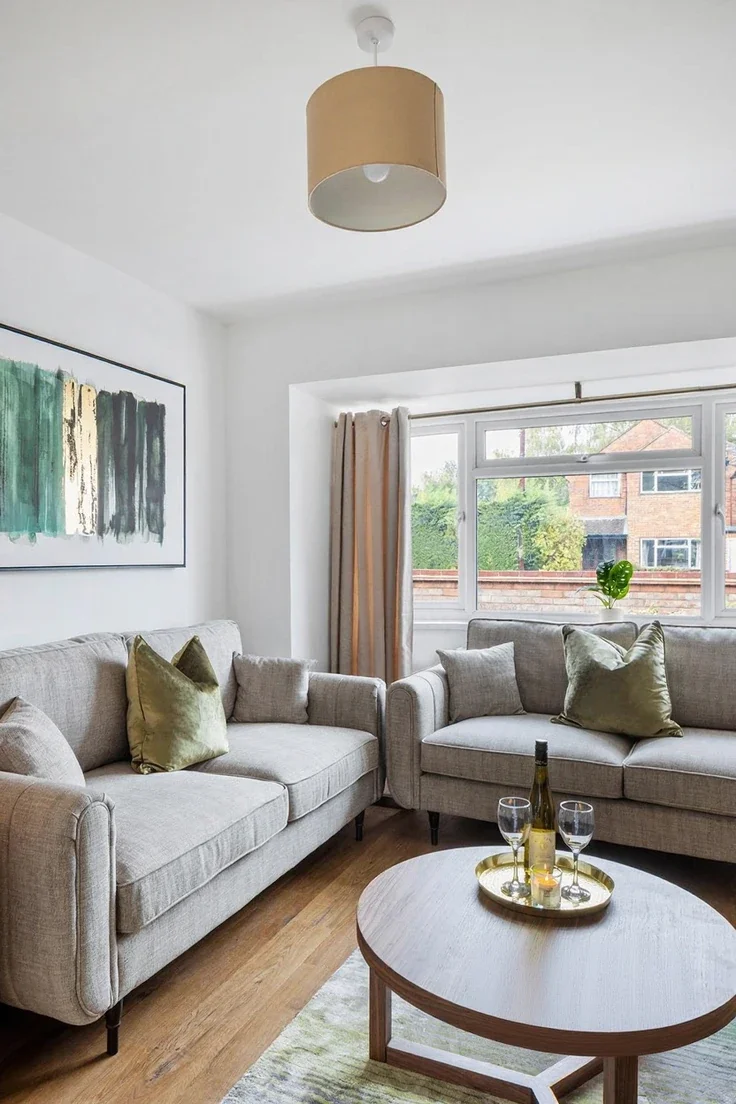 House Five Oaks Close in Woking
