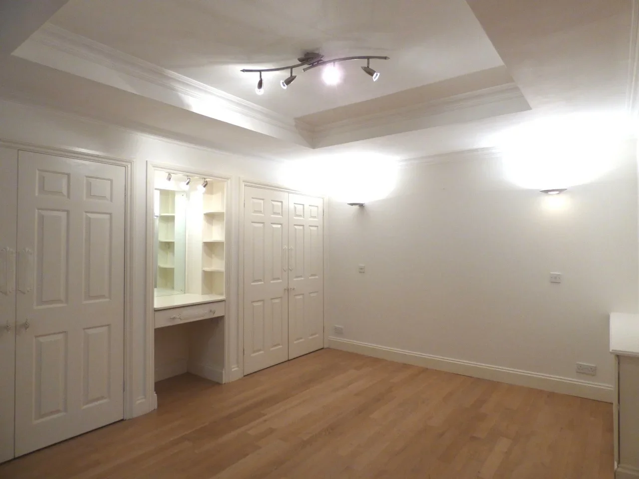 Flat Stockwell Green in Greater London