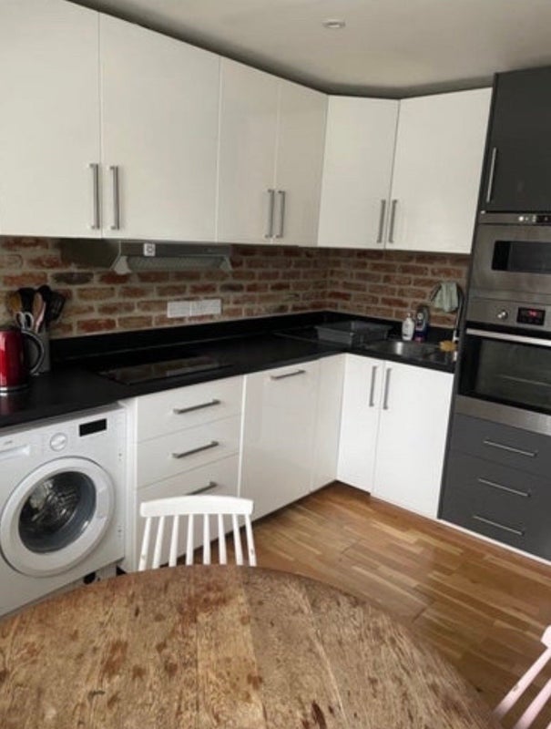 Room Wolftencroft Close in Greater London