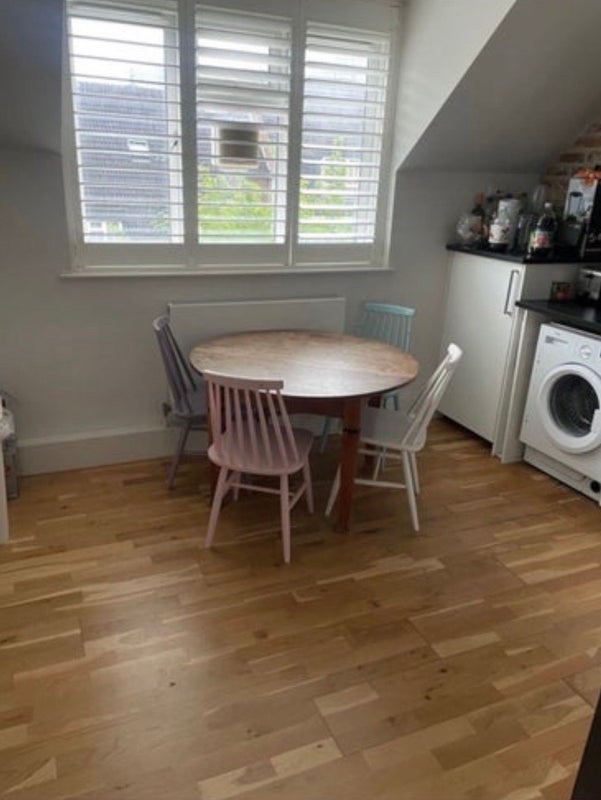 Room Wolftencroft Close in Greater London