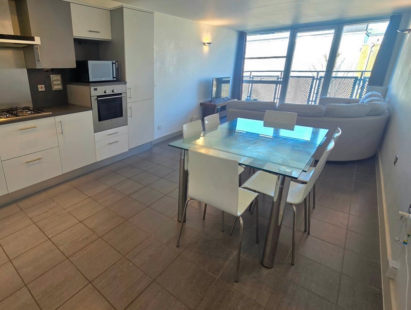 Flat Isaac Way in Greater London