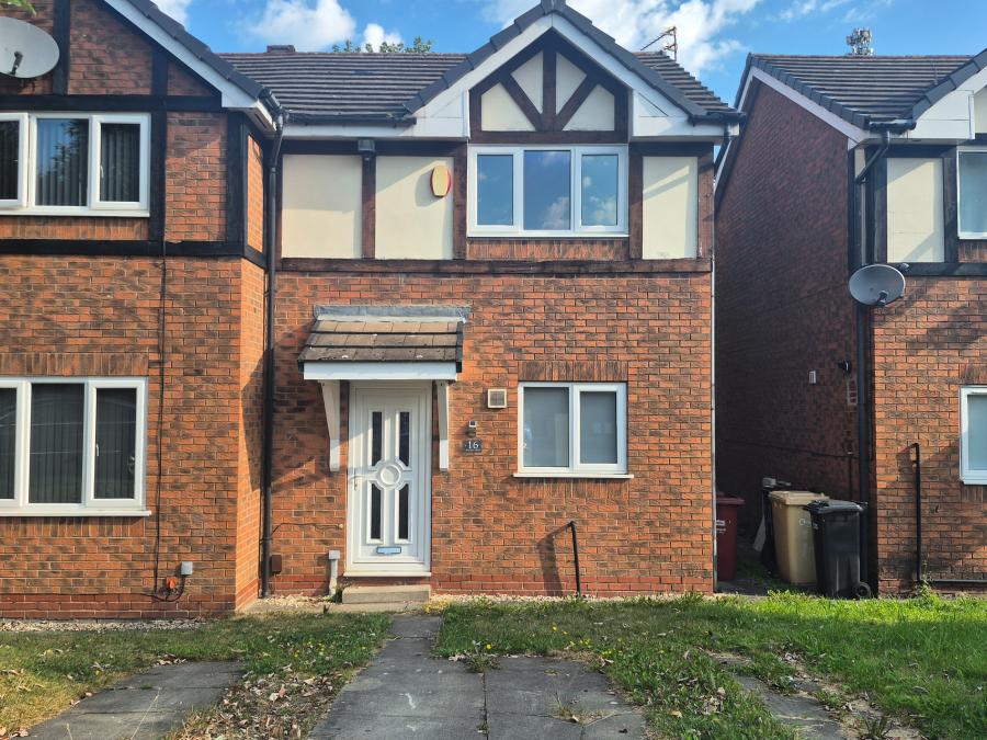 House Meadow Walk in Farnworth