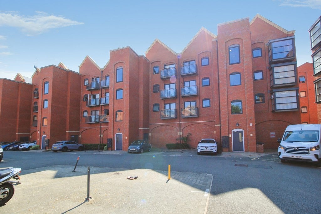 Flat Handbridge Square in Chester
