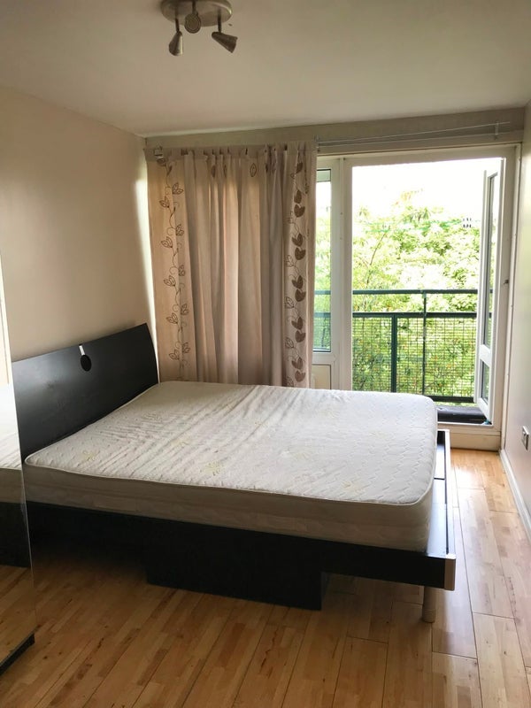 Room Allcroft Road in Greater London