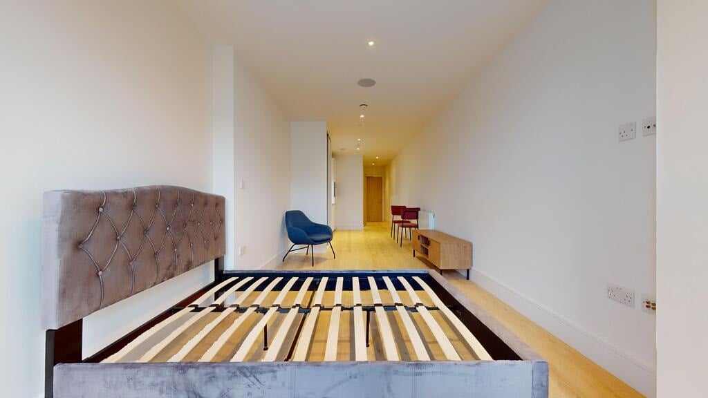 Flat Beverley Way in Greater London