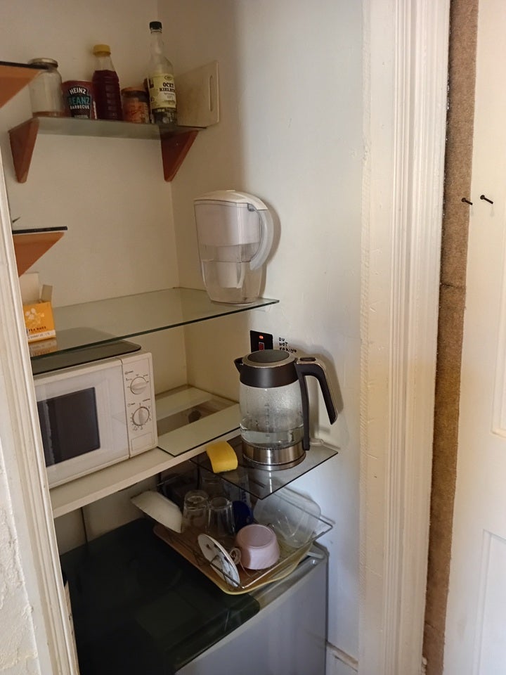 Room Carysfort Road in Greater London