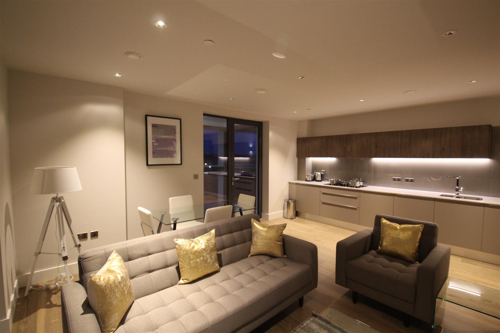 Flat St Joseph's Street in Greater London