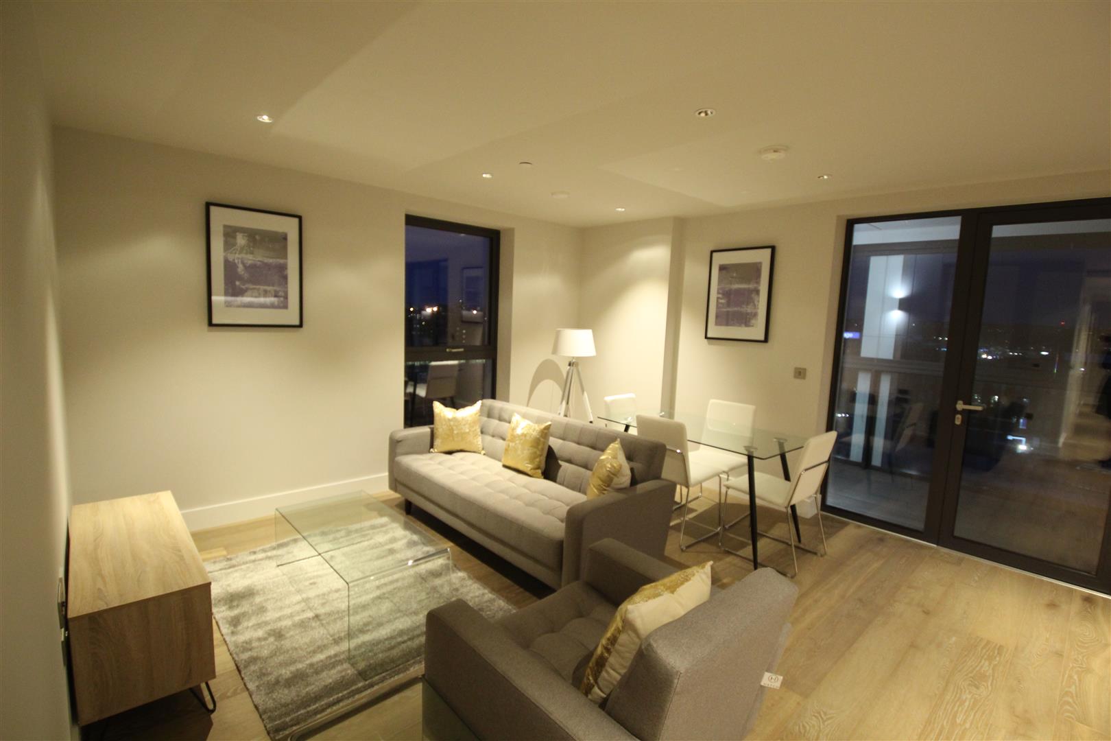 Flat St Joseph's Street in Greater London