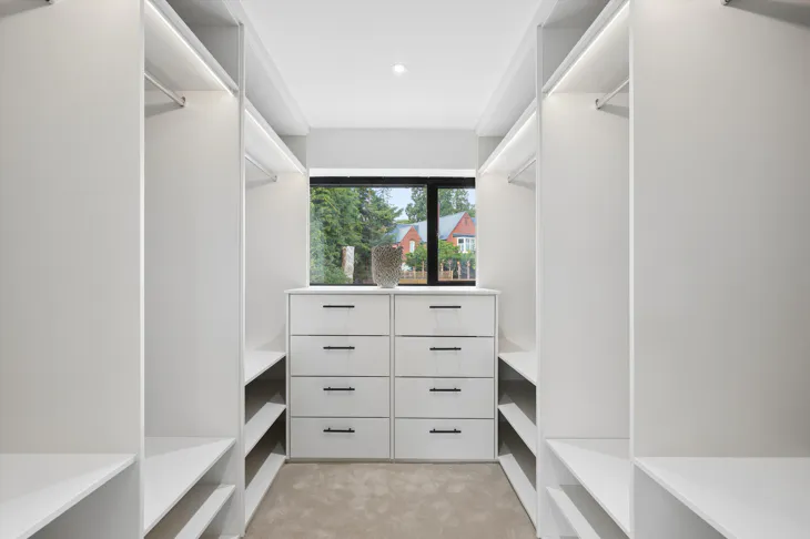 House Woodpecker Close in Elmbridge