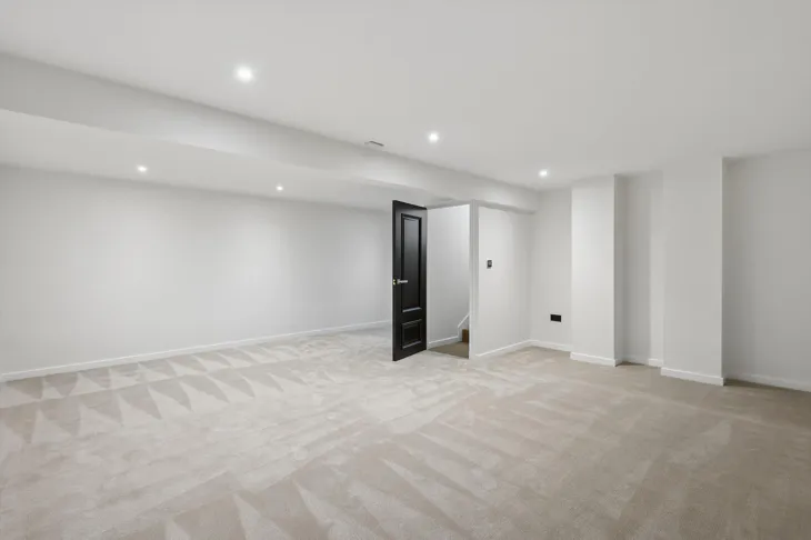 House Woodpecker Close in Elmbridge
