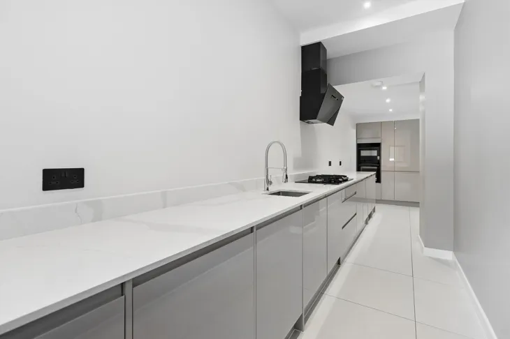 House Woodpecker Close in Elmbridge