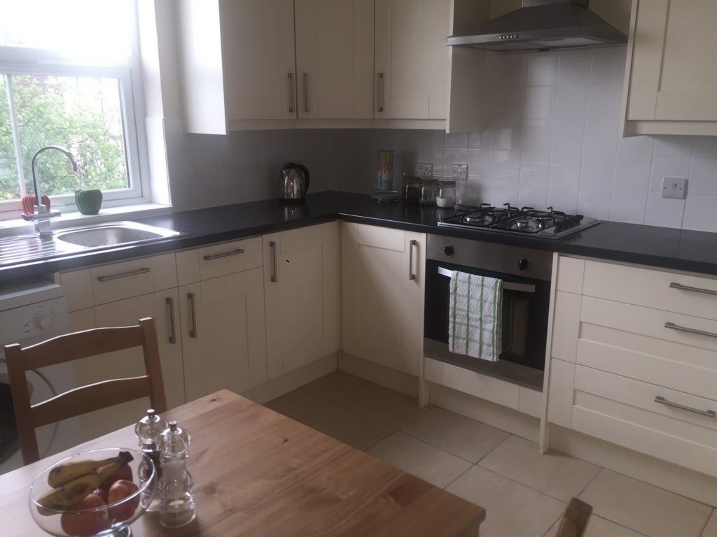 Room Wellington Villas in Nottingham