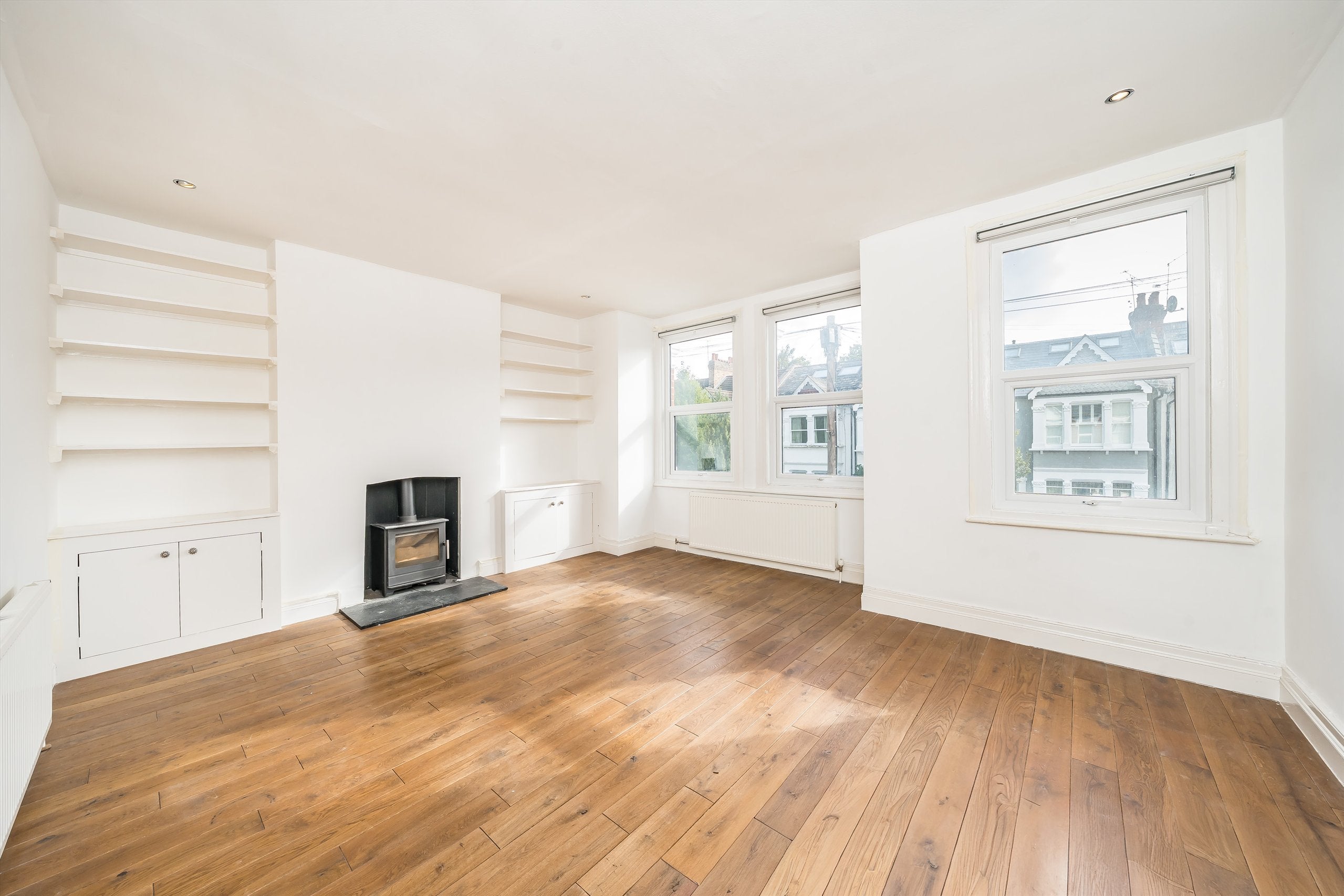 Flat Maldon Road in Greater London