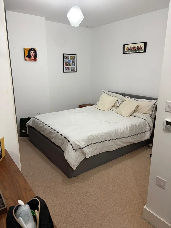 Room Rutherford Way in Greater London