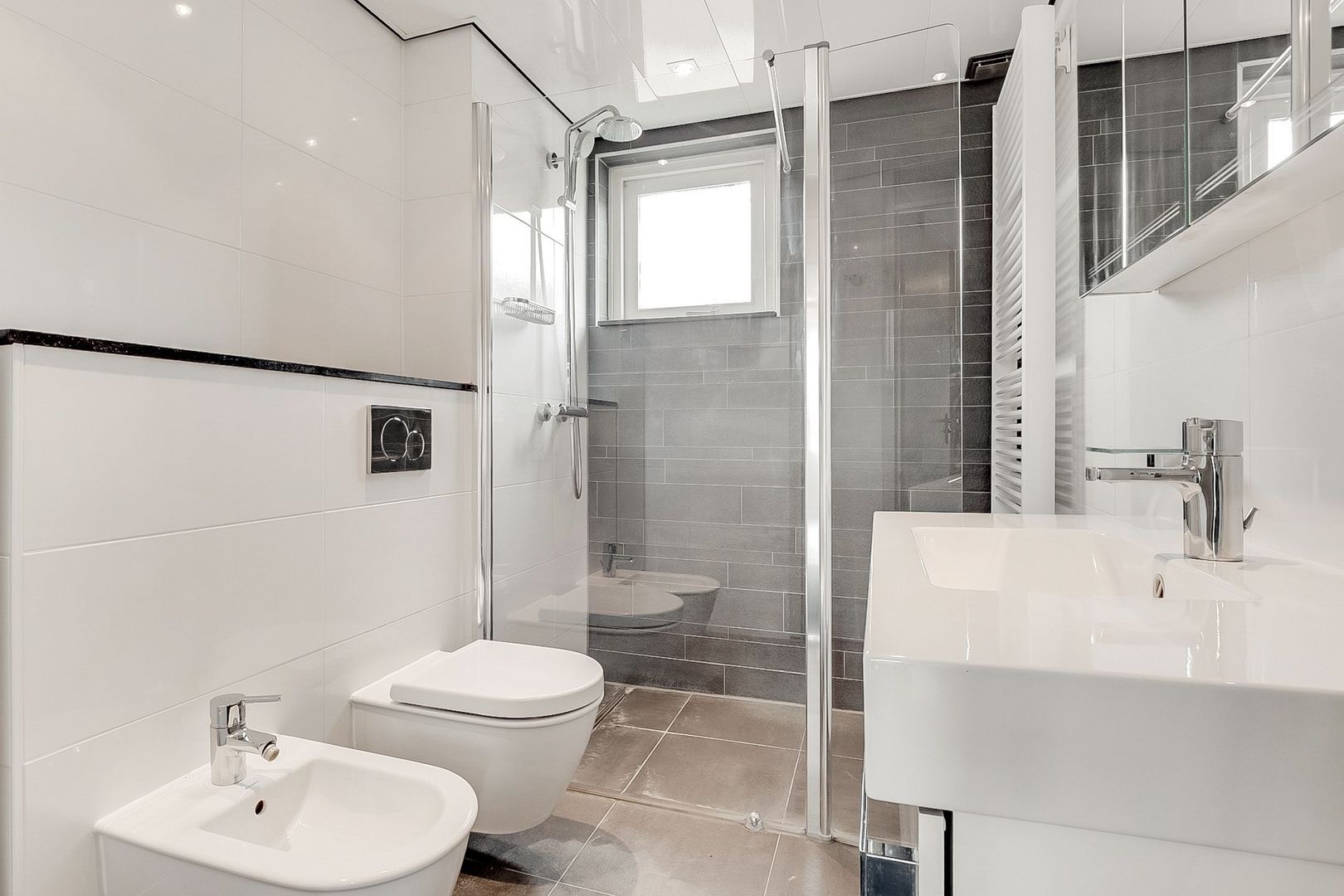 Tussenwoning te koop: Mijndenhof 107, Amsterdam