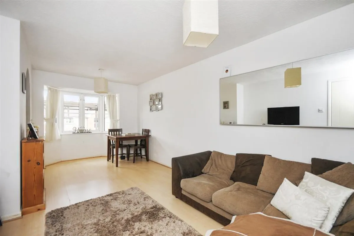 Flat Caraway Place in Greater London