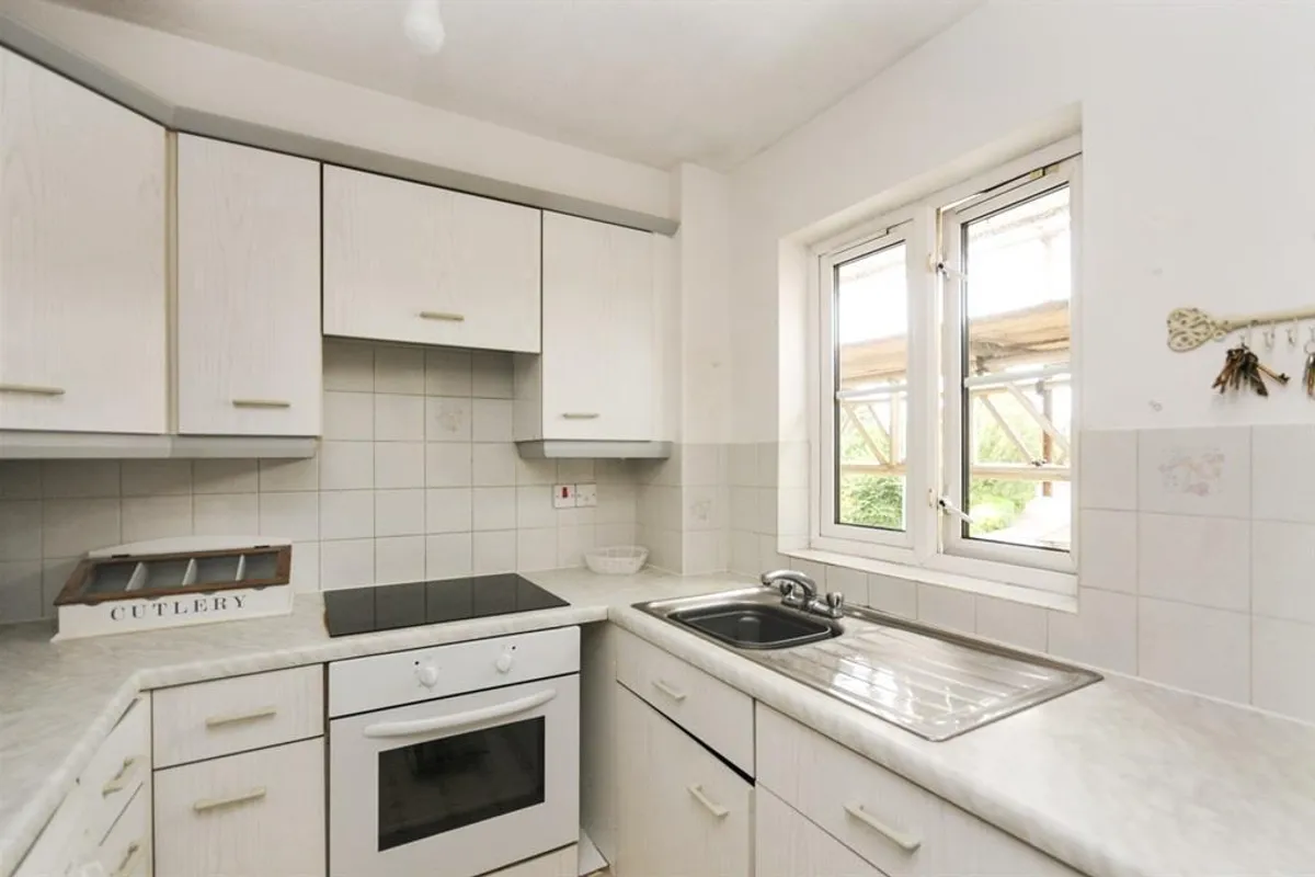 Flat Caraway Place in Greater London