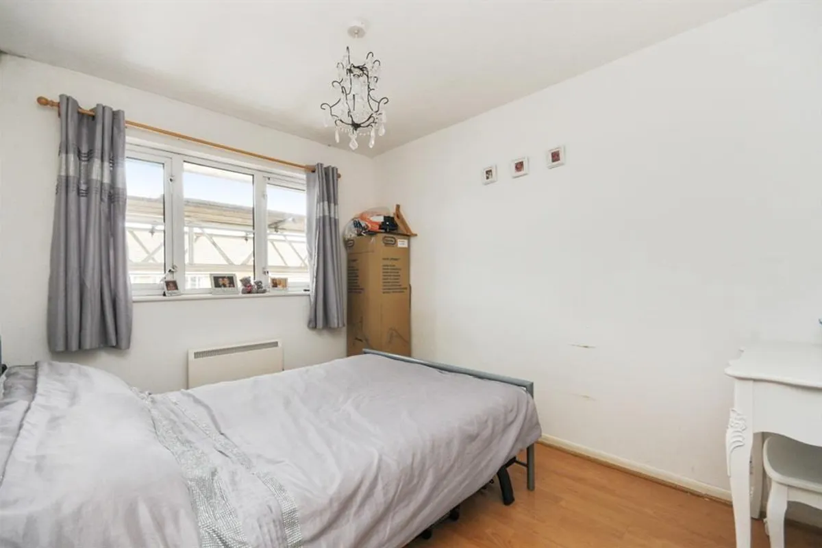 Flat Caraway Place in Greater London