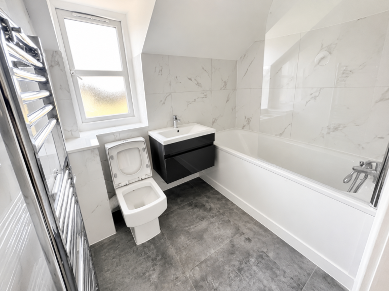 Flat Redan Road in Rushmoor