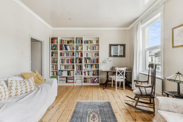 Flat Strode Road in London