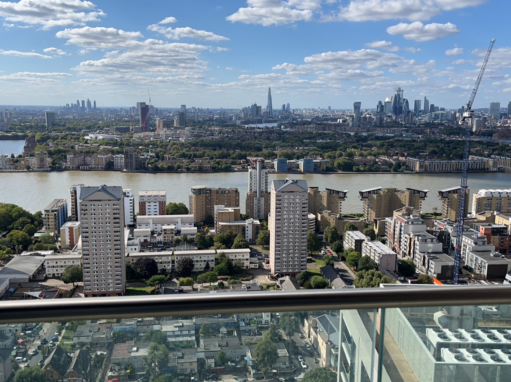 Flat Harbour Way in Greater London