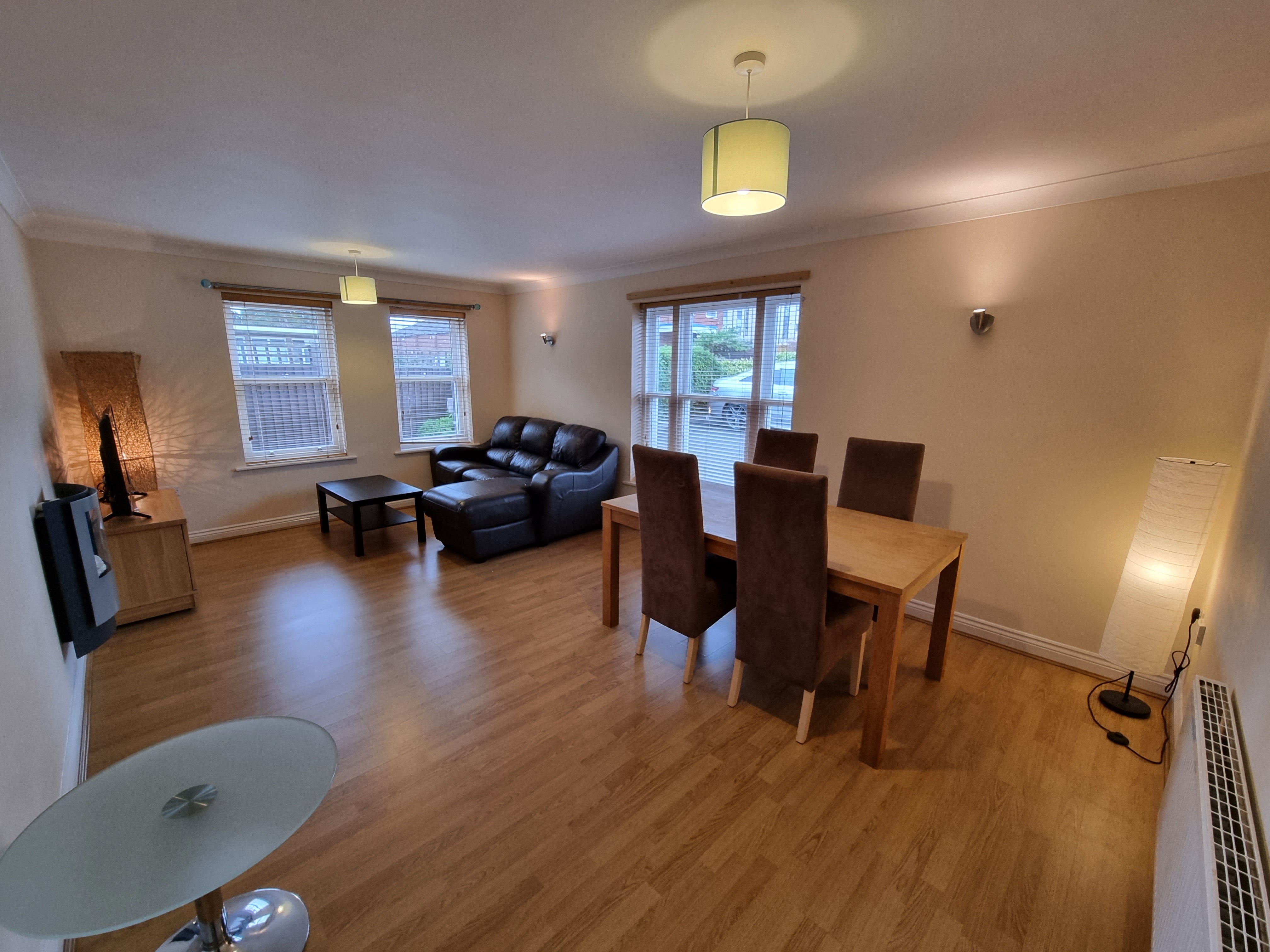 Flat Padmore Court in Leamington