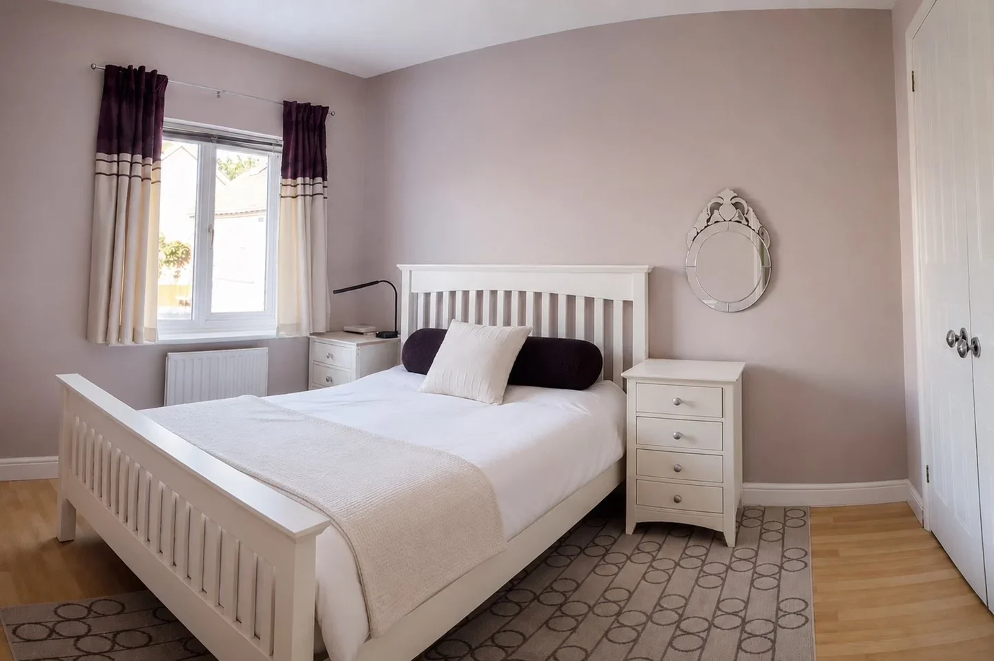 Room Advice Avenue in Grays