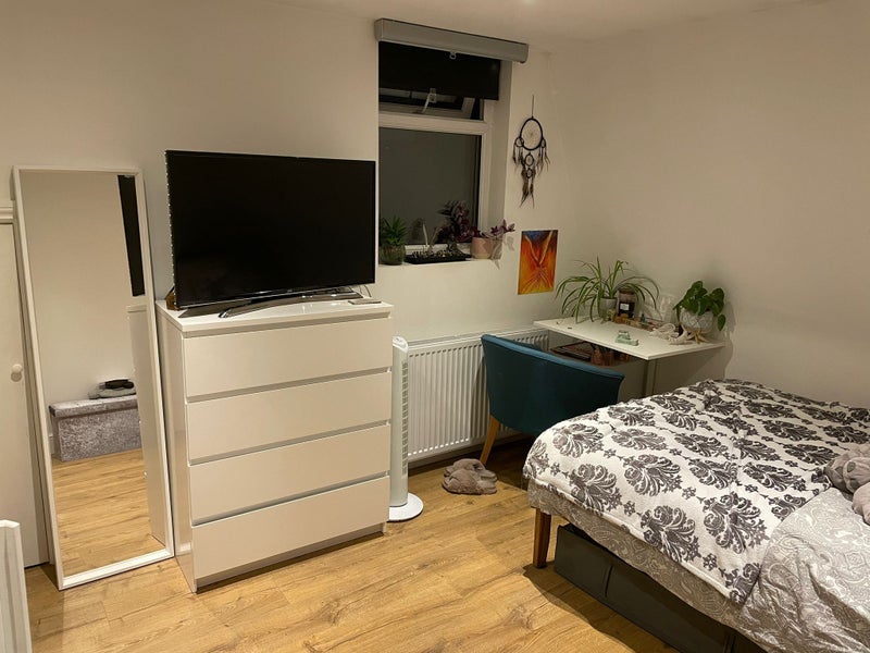 Room Alexandra Park Road in Greater London