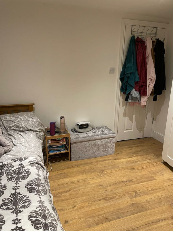 Room Alexandra Park Road in Greater London