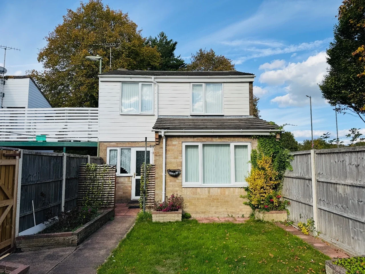 House Martin Close in Basingstoke and Deane