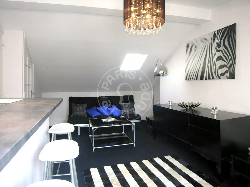 Flat Rue de l'Annonciation in Paris