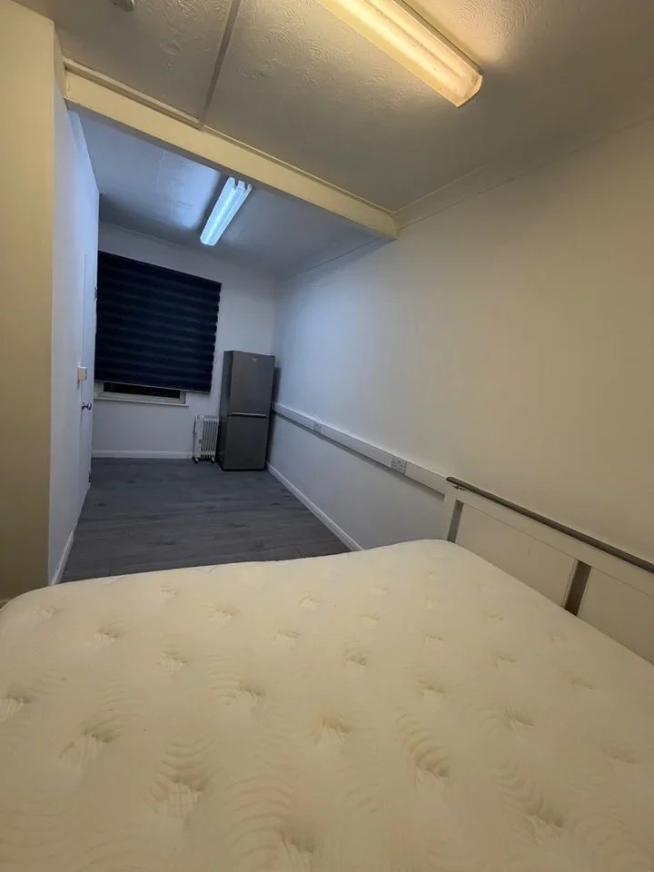 Flat Bellegrove Road in Greater London
