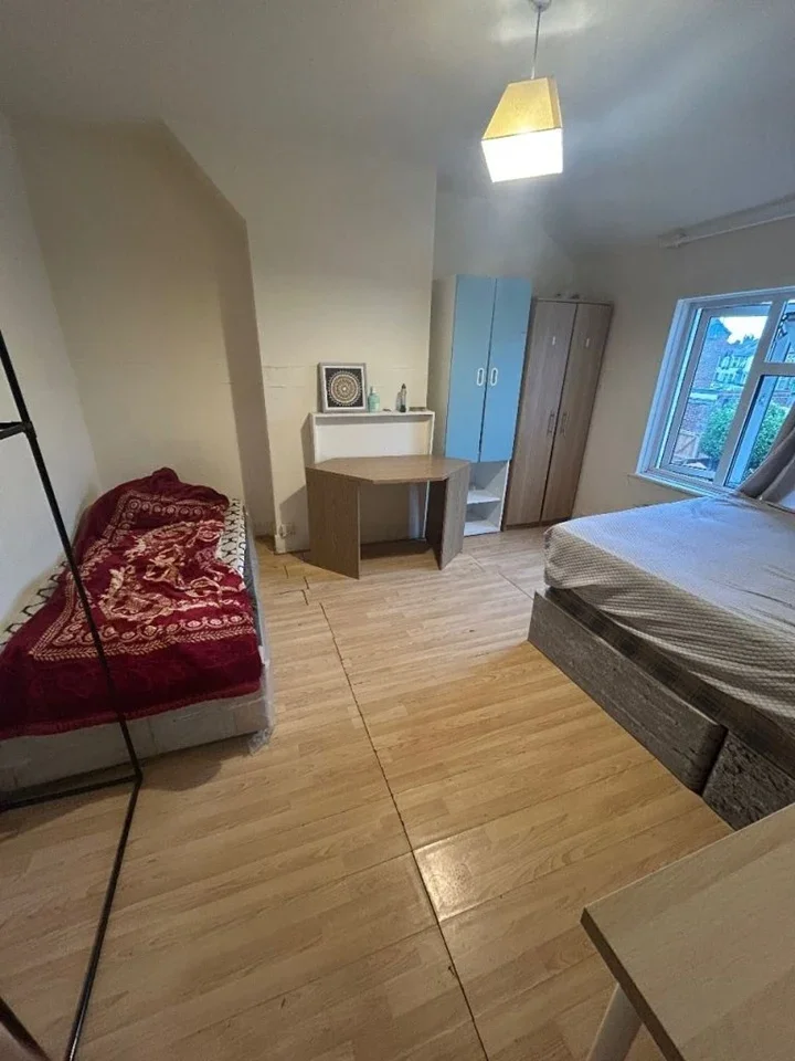 Room Princes Avenue in Watford
